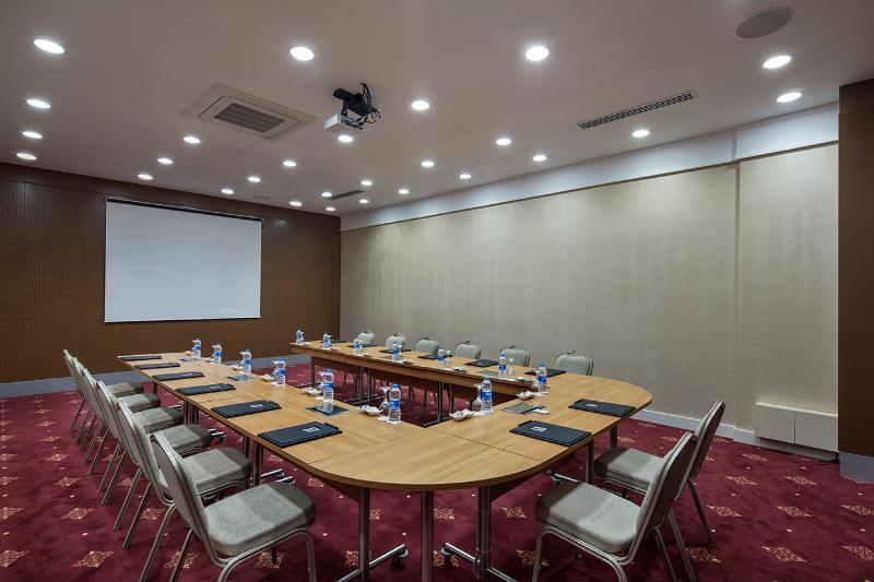 Ramada By Wyndham Cappadocia Hotel Ortahisar Buitenkant foto